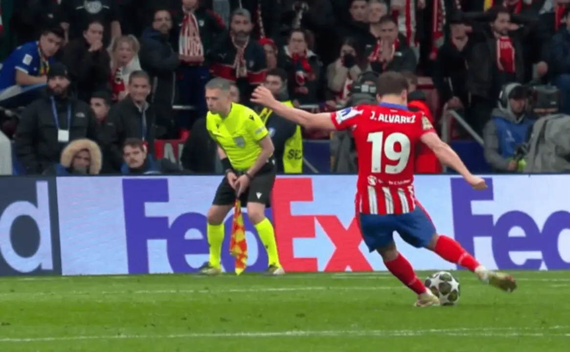 El penalti de Juli&aacute;n &Aacute;lvarez