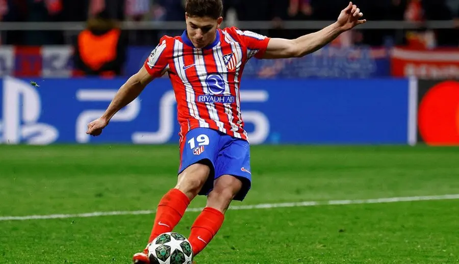 Juli&aacute;n &Aacute;lvarez