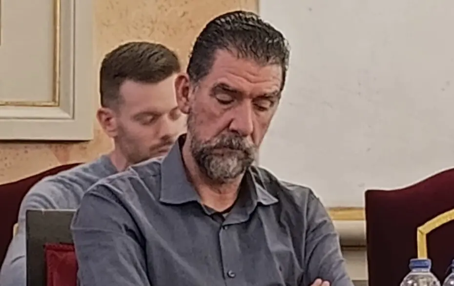 El concejal dormido en un pleno