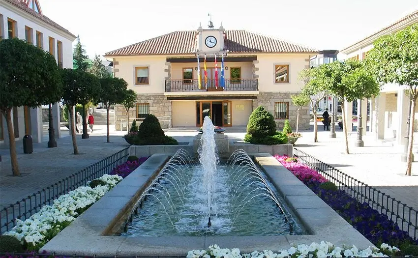 plaza-del-ayuntamiento-de-torrelodones_2