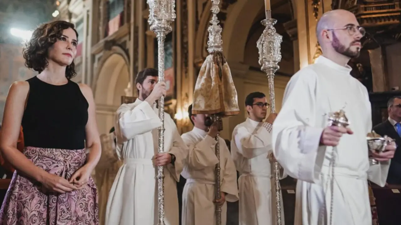 Ayuso en la catedral